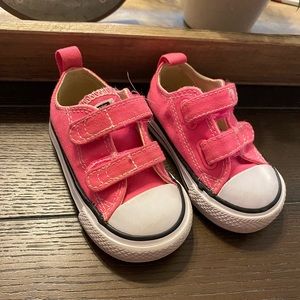 Converse size 4 Toddler